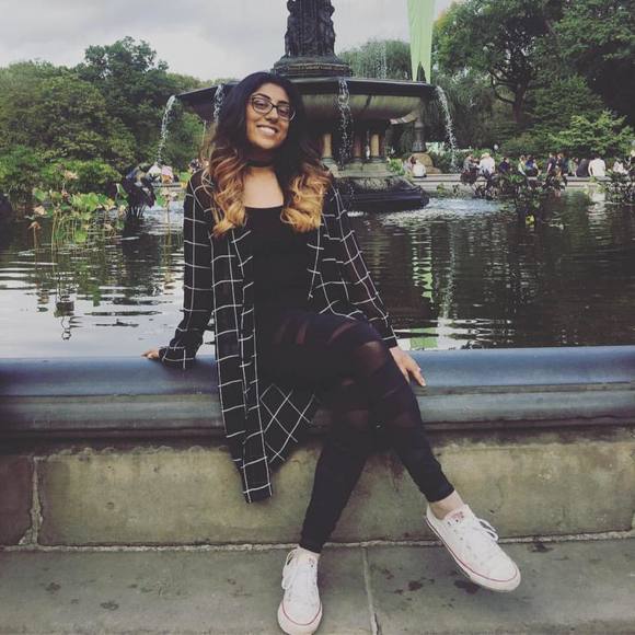 Meet your Posher, Azraa - Picture 1 of 1